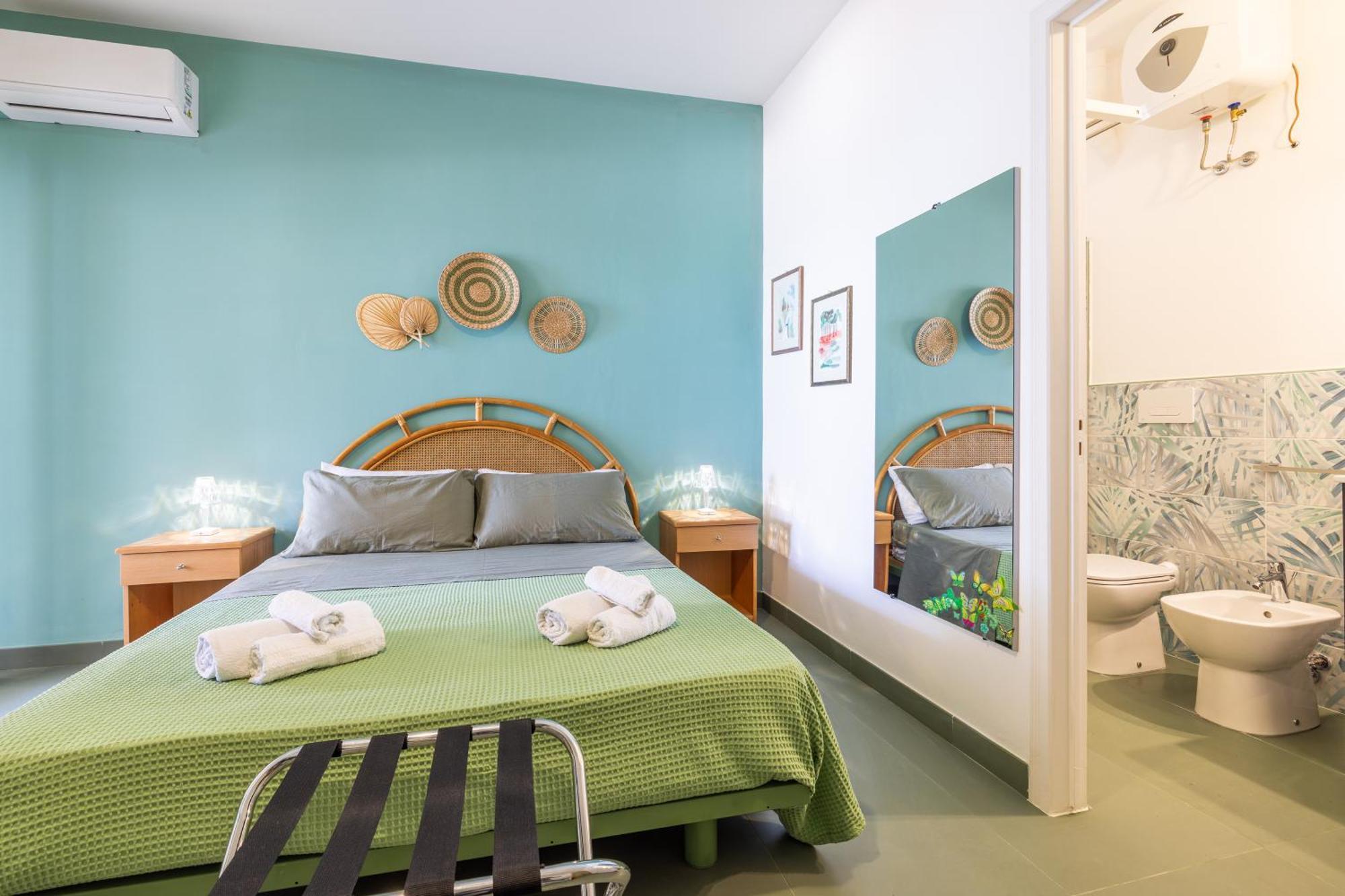 Luxury Suites & Apartment Con Accesso Alla Spiaggia E Parcheggio Privato - Vista Mare Lido Conchiglia Camera foto